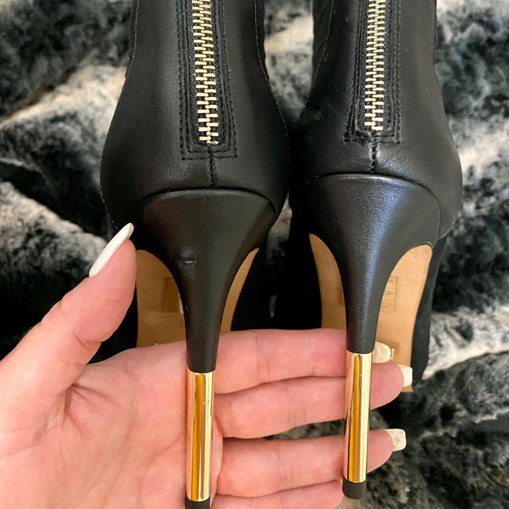 High Heels - Picture 7 of 7